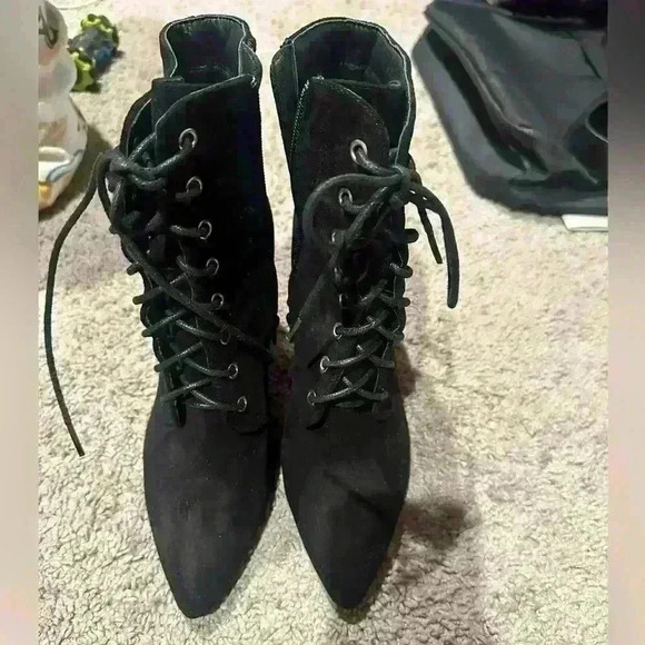 Shoes - Super cute boots